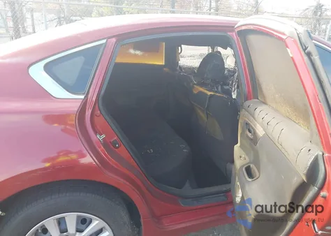 2014 Nissan Altima 2.5/2.5 S/2.5 Sl/2.5 Sv z USA, uszkodzony, nr VIN 1N4AL3AP4EC423572